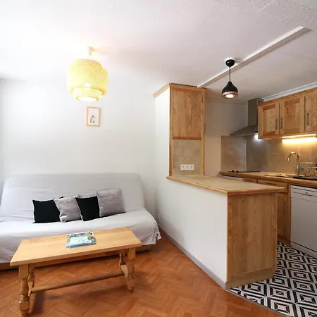 Apartment Bel F2 Bis Avec Balcon Et Parking, - Fr-1-415-213