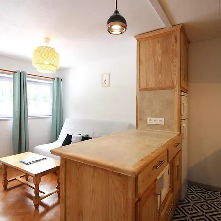 Bel F2 Bis Avec Balcon Et Parking, Apartment