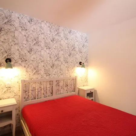 Bel F2 Bis Avec Balcon Et Parking,
