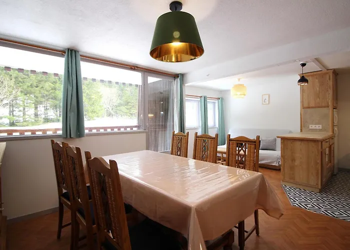 Bel F2 Bis Avec Balcon Et Parking, - Fr-1-415-213