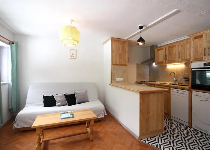 Апартаменты Bel F2 Bis Avec Balcon Et Parking, - Fr-1-415-213