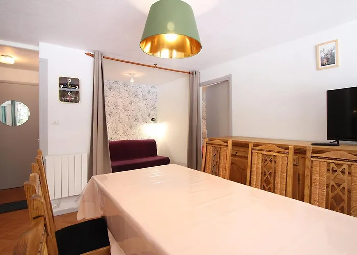 Apartment Bel F2 Bis Avec Balcon Et Parking, - Fr-1-415-213 *