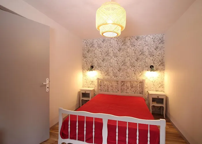 Bel F2 Bis Avec Balcon Et Parking, - Fr-1-415-213 Апартаменты