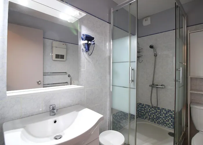 Апартаменты Bel F2 Bis Avec Balcon Et Parking, - Fr-1-415-213 *